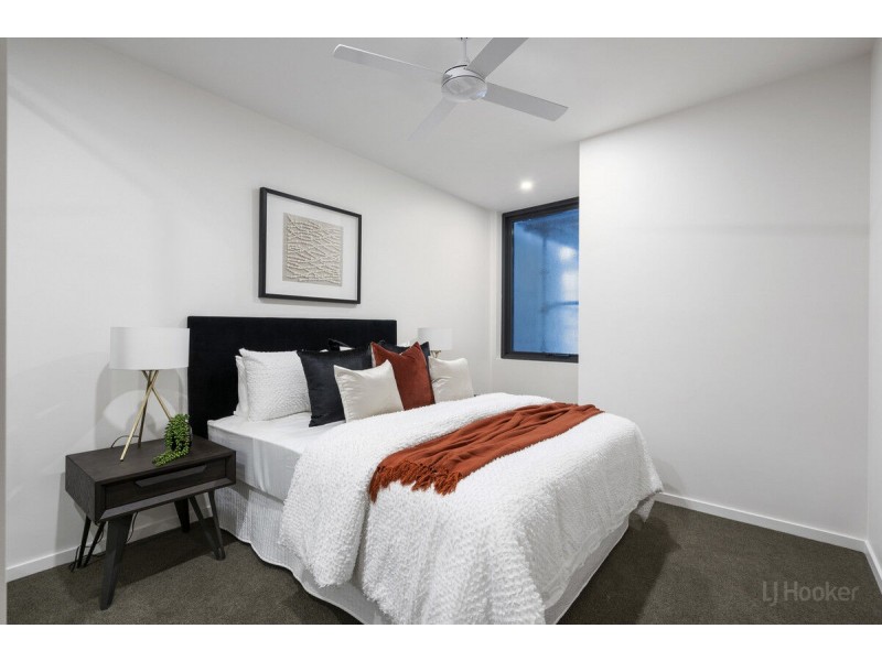 305/110 Frank Street, Labrador QLD 4215