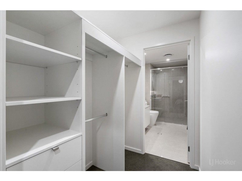 305/110 Frank Street, Labrador QLD 4215