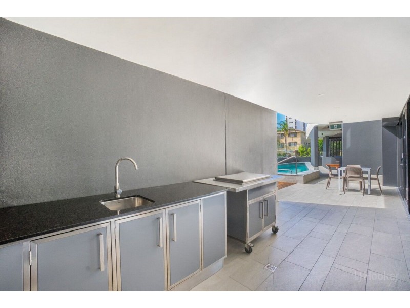 305/110 Frank Street, Labrador QLD 4215