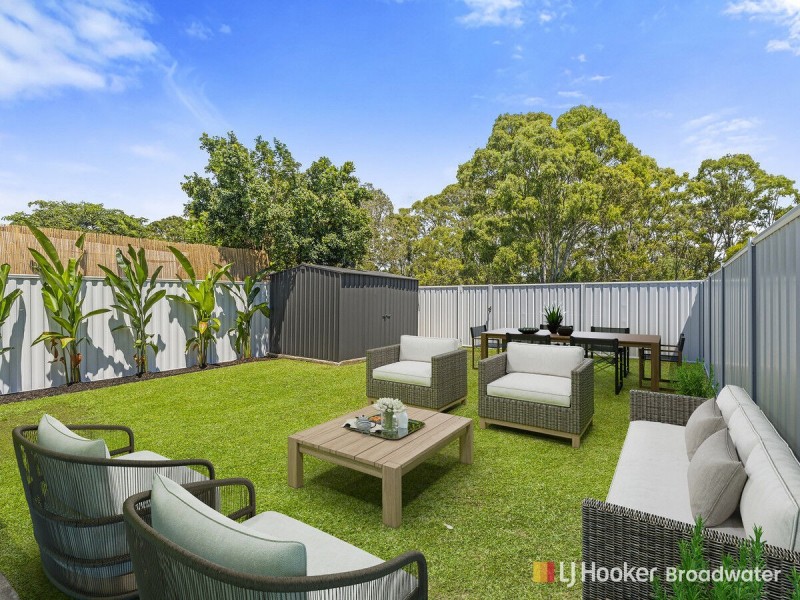 2/144 Kumbari Avenue, Labrador QLD 4215