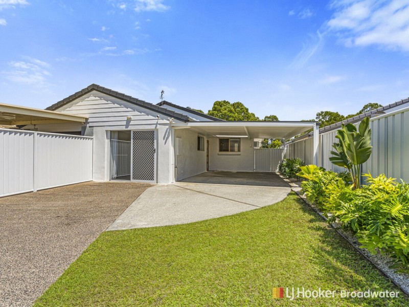 2/144 Kumbari Avenue, Labrador QLD 4215