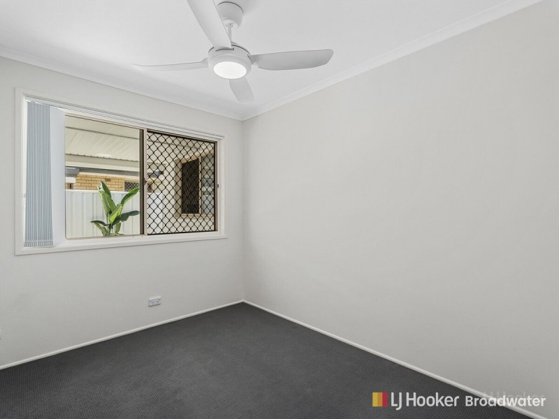 2/144 Kumbari Avenue, Labrador QLD 4215