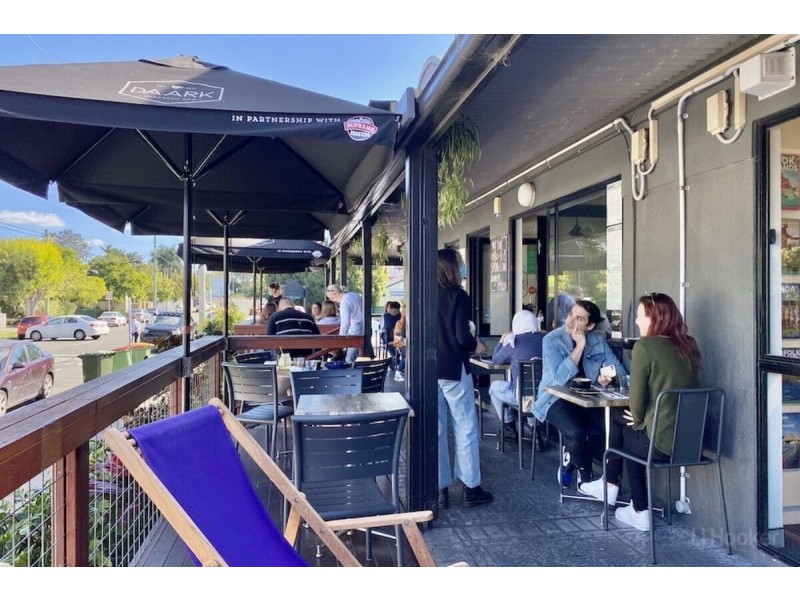 2/144 Kumbari Avenue, Labrador QLD 4215