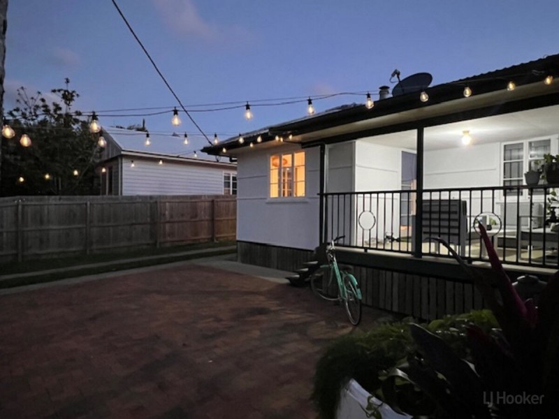 68 Central Street, Labrador QLD 4215