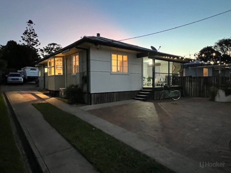 68 Central Street, Labrador QLD 4215