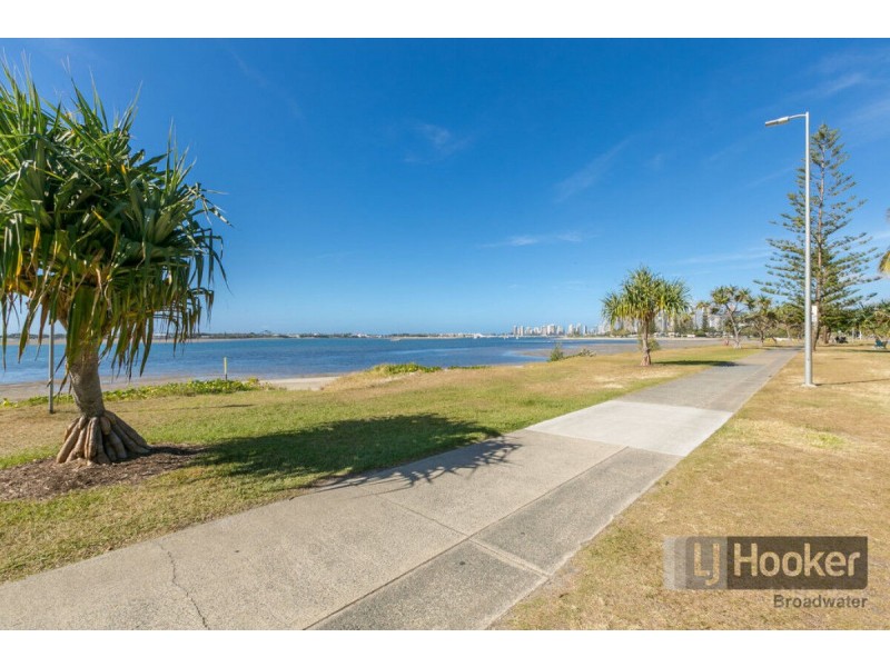 19/224 Marine Parade, Labrador QLD 4215