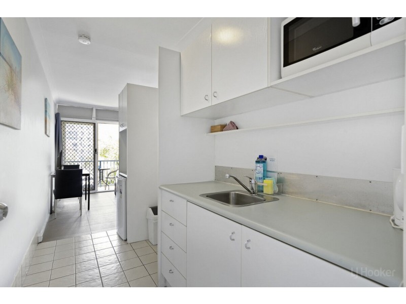 23/125 Frank Street, Labrador QLD 4215