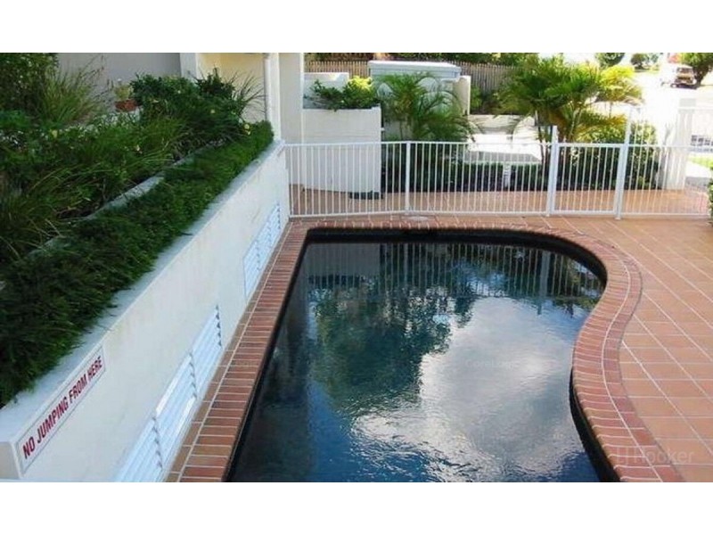 2/7 Whiting Street, Labrador QLD 4215