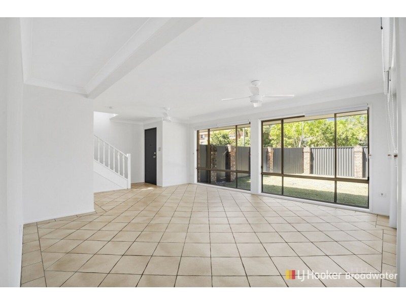 1/172 Muir Street, Labrador QLD 4215