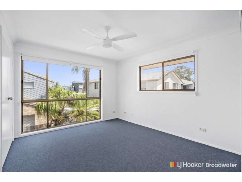 1/172 Muir Street, Labrador QLD 4215
