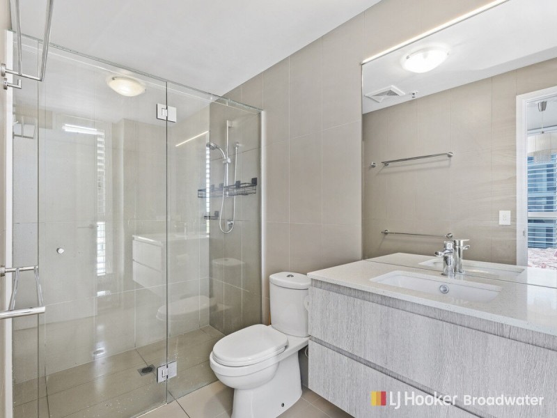 908/378 Marine Parade, Labrador QLD 4215