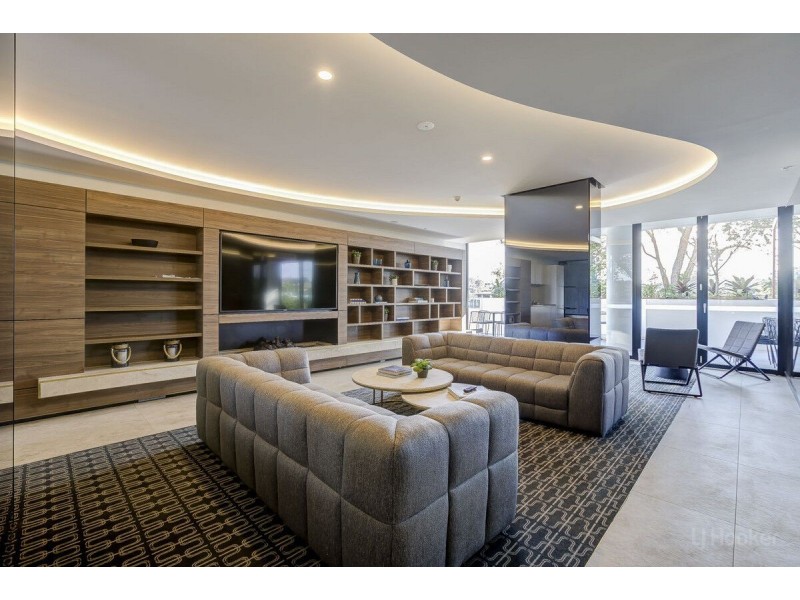 601/372 Marine Parade, Labrador QLD 4215