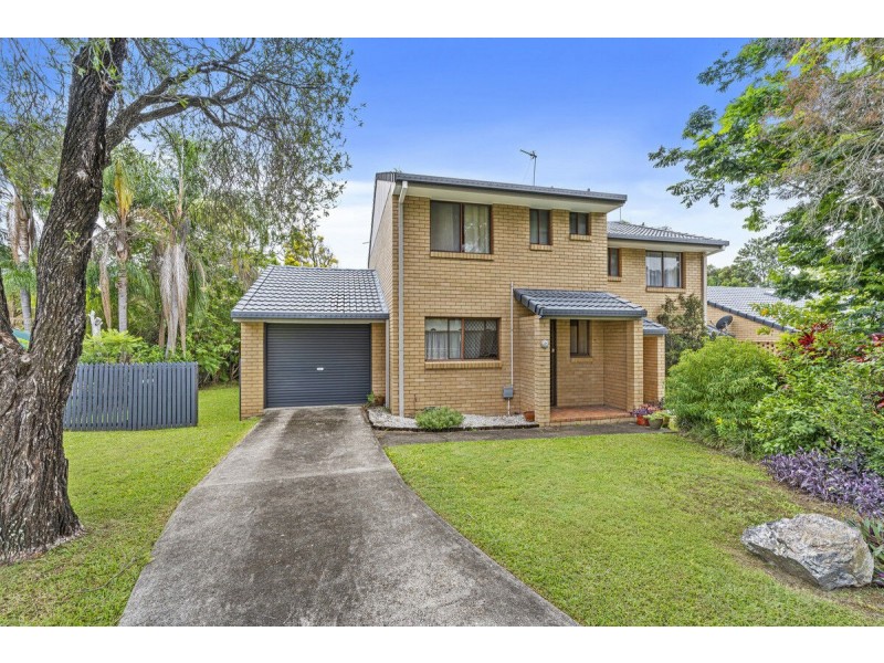 2/36 Government Road, Labrador QLD 4215