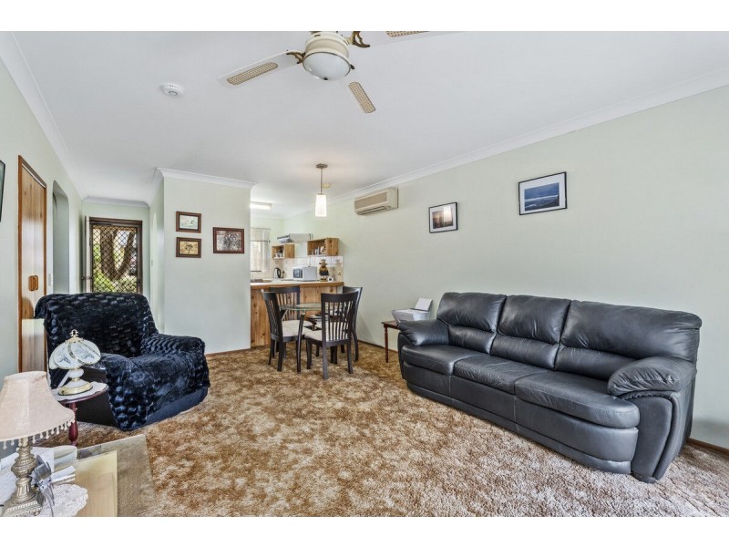 2/36 Government Road, Labrador QLD 4215