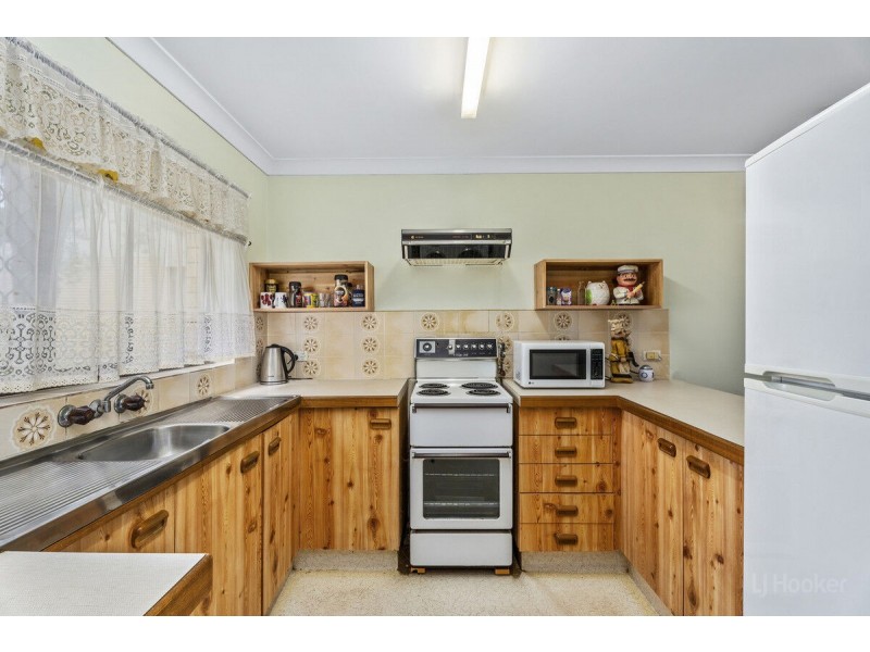 2/36 Government Road, Labrador QLD 4215