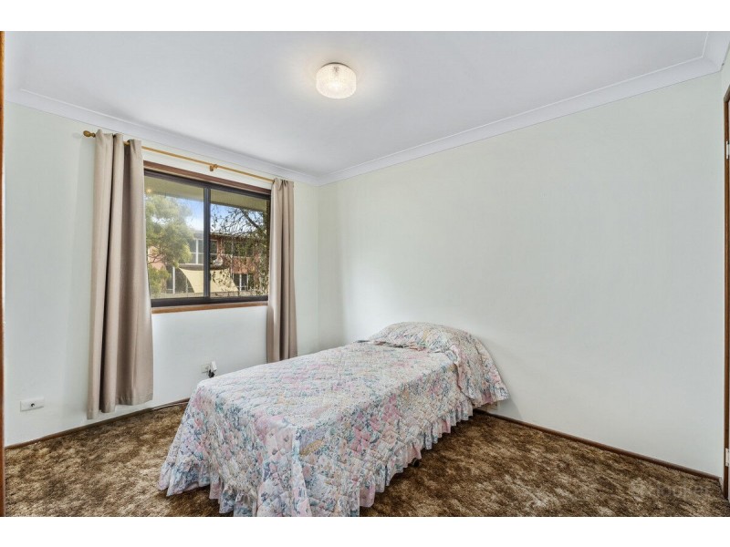 2/36 Government Road, Labrador QLD 4215