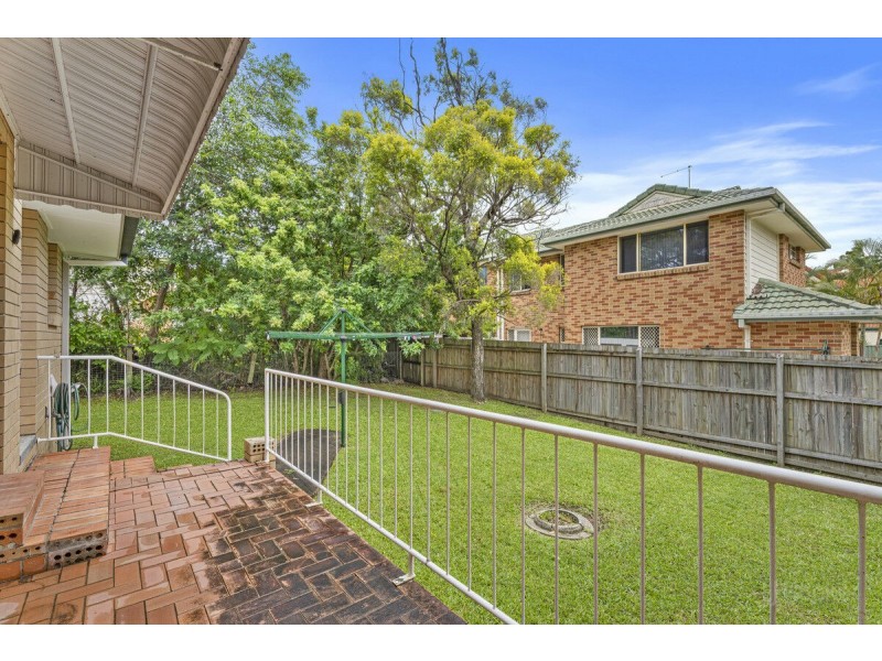 2/36 Government Road, Labrador QLD 4215