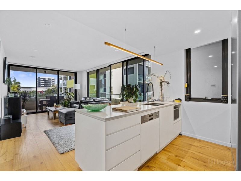 310/110 Frank Street, Labrador QLD 4215