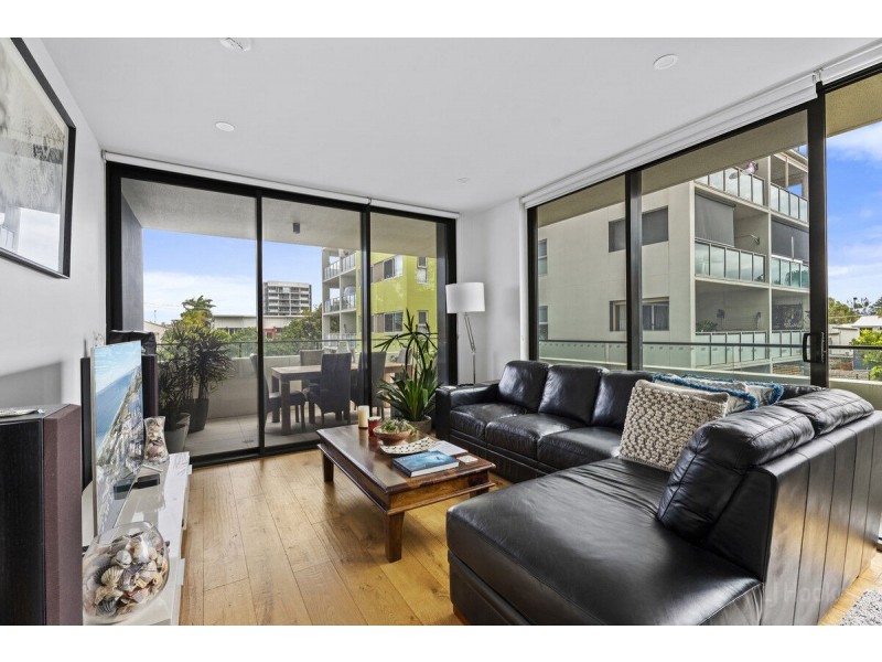 310/110 Frank Street, Labrador QLD 4215