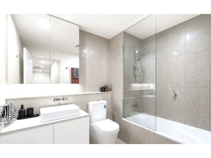 310/110 Frank Street, Labrador QLD 4215