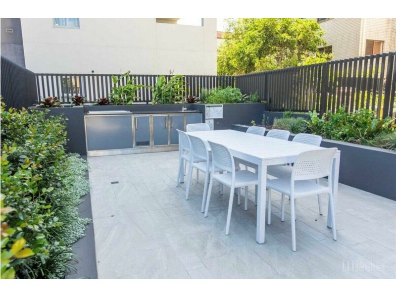 310/110 Frank Street, Labrador QLD 4215