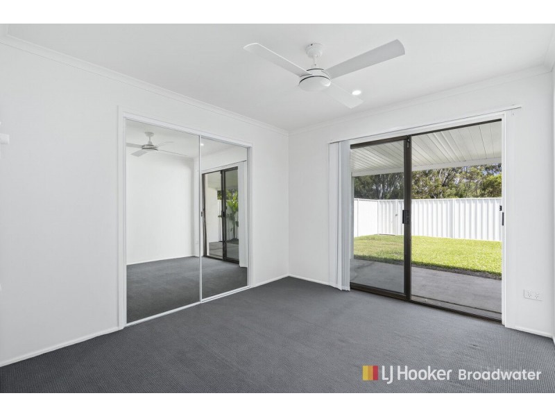 1/146 Kumbari Avenue, Labrador QLD 4215