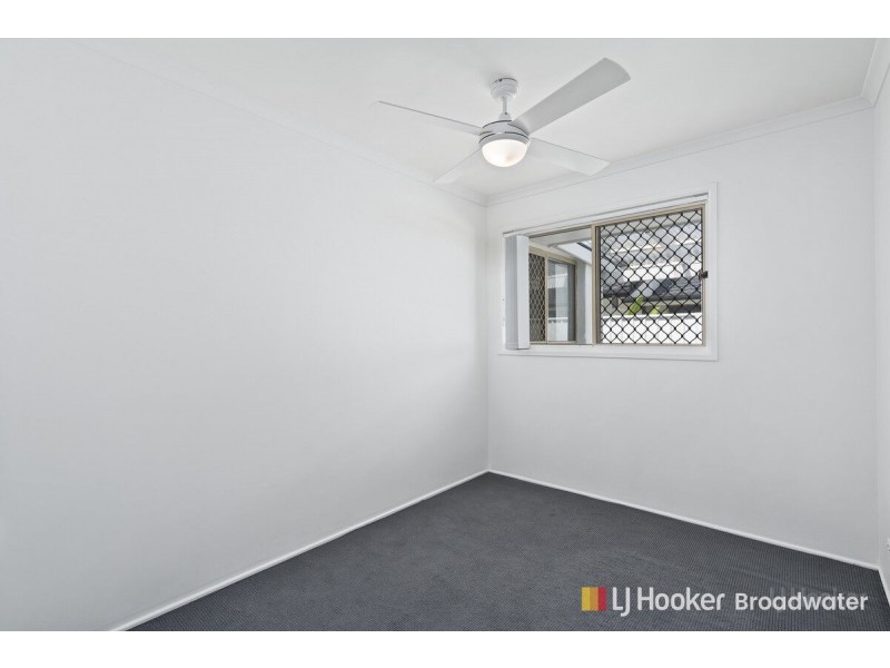1/146 Kumbari Avenue, Labrador QLD 4215
