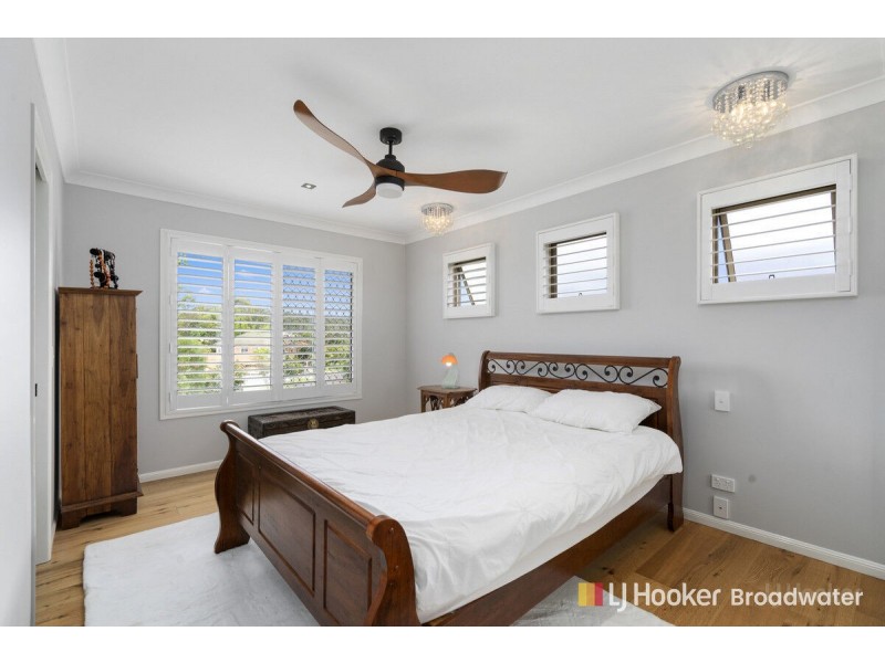 37 Ingles Circuit, Arundel QLD 4214