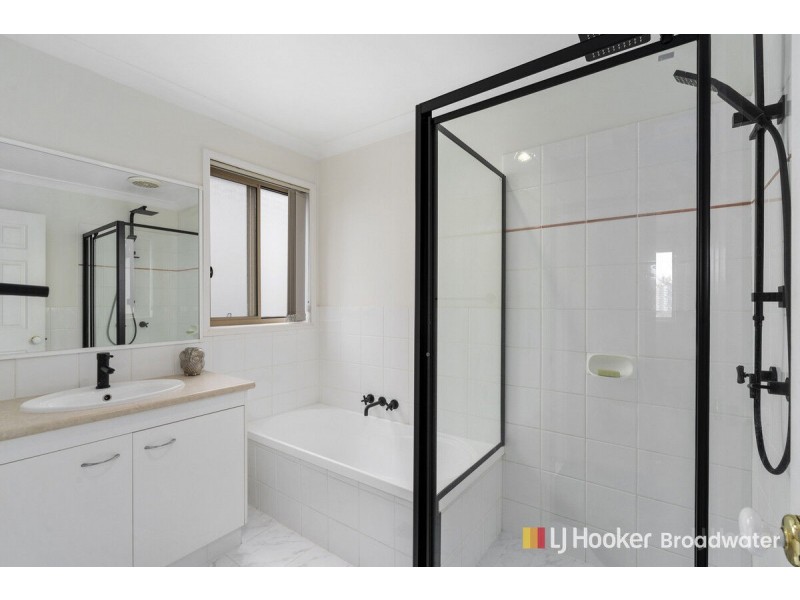 37 Ingles Circuit, Arundel QLD 4214
