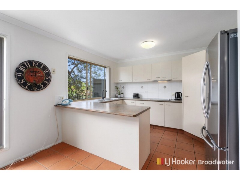 37 Ingles Circuit, Arundel QLD 4214