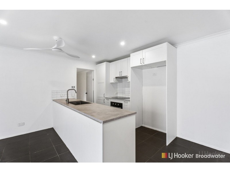 1/49 Morinda Way, Labrador QLD 4215