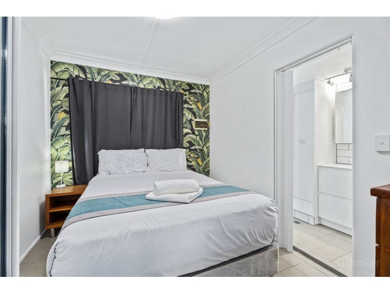 16/125 Frank Street, Labrador QLD 4215