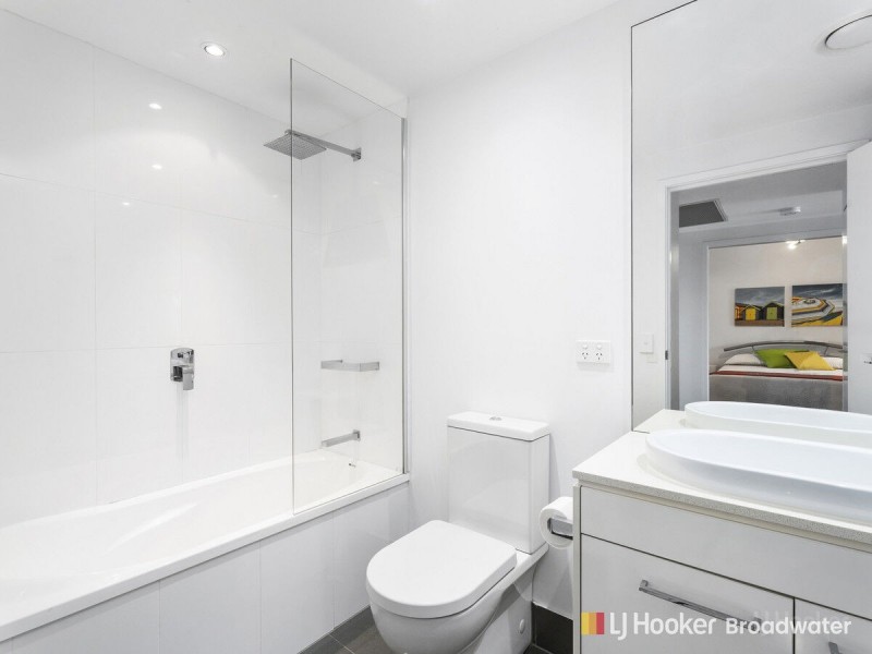 305/20 Labrador Street, Labrador QLD 4215