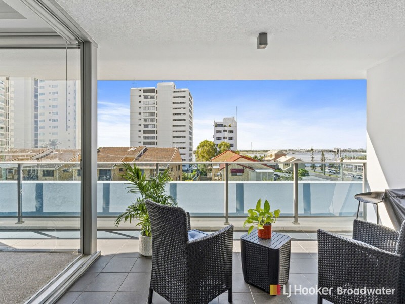 305/20 Labrador Street, Labrador QLD 4215