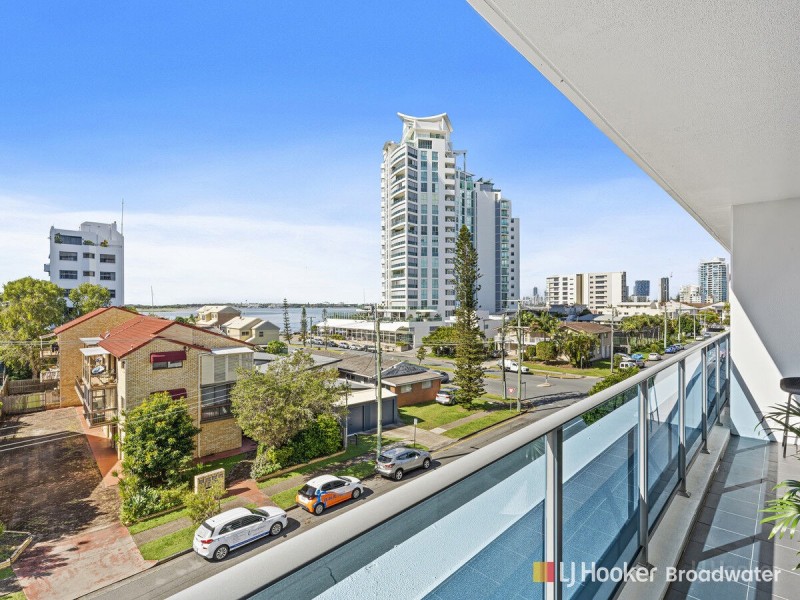 305/20 Labrador Street, Labrador QLD 4215