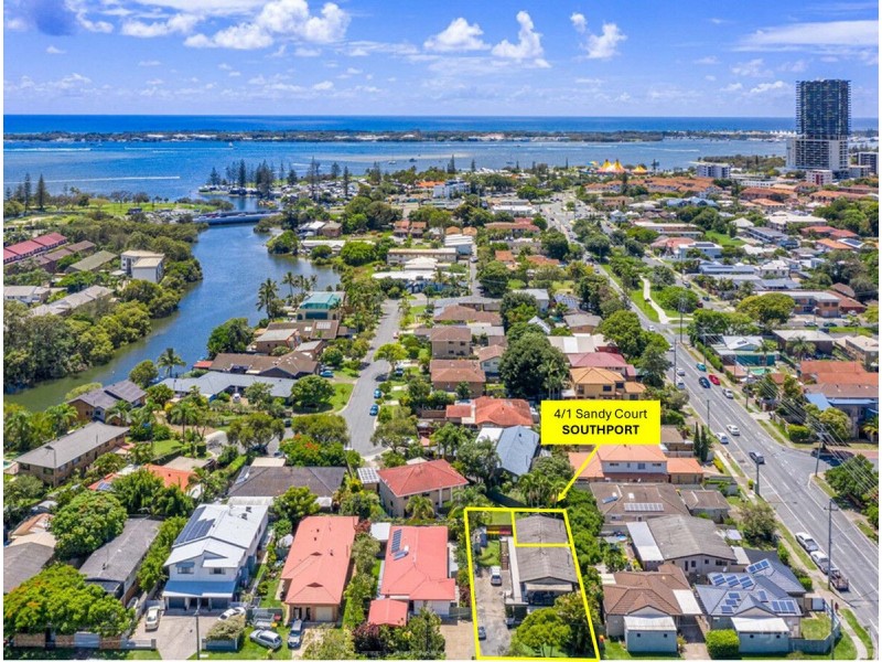 4/1 Sandy Court, Southport QLD 4215