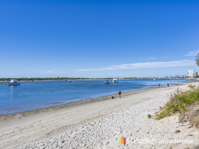 4/1 Sandy Court, Southport QLD 4215