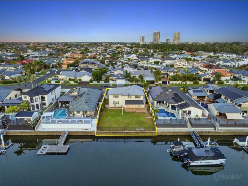 12 Midnight Court, Runaway Bay QLD 4216