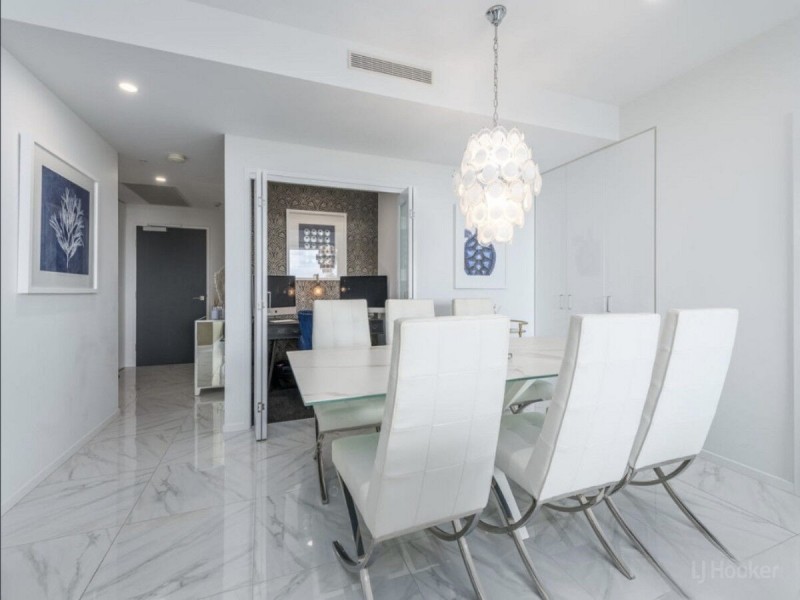 4401/5 Harbour Side Court, Biggera Waters QLD 4216