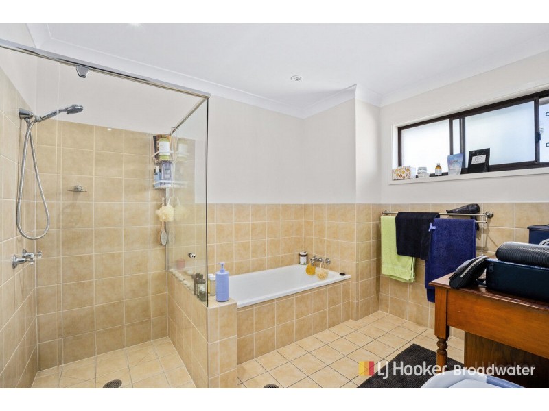 8/198 Marine Parade, Labrador QLD 4215