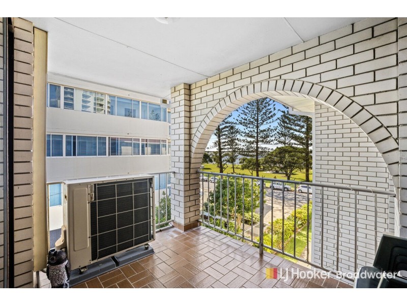 8/198 Marine Parade, Labrador QLD 4215