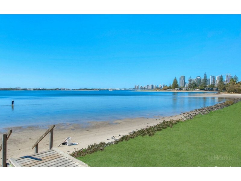8/198 Marine Parade, Labrador QLD 4215