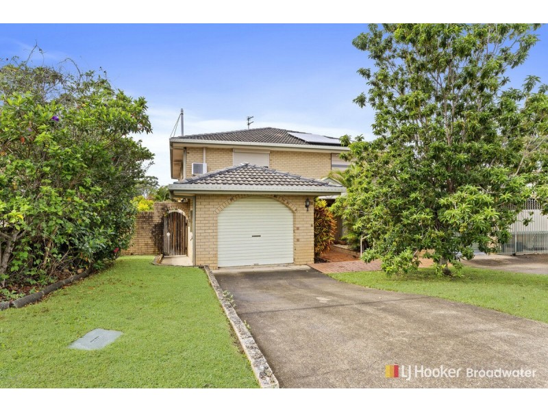 1/11 Davebill Court, Labrador QLD 4215
