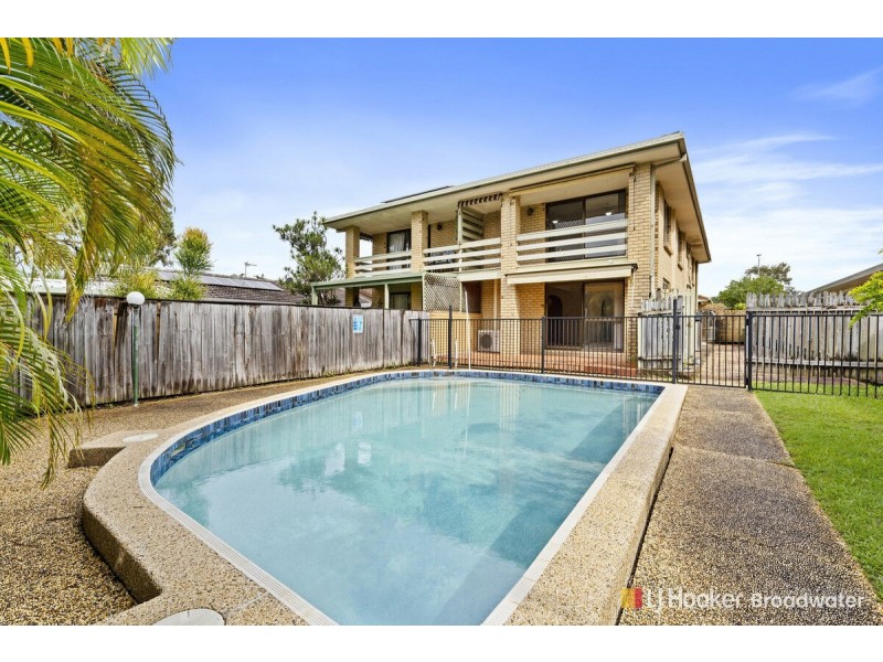 1/11 Davebill Court, Labrador QLD 4215