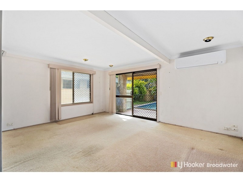 1/11 Davebill Court, Labrador QLD 4215