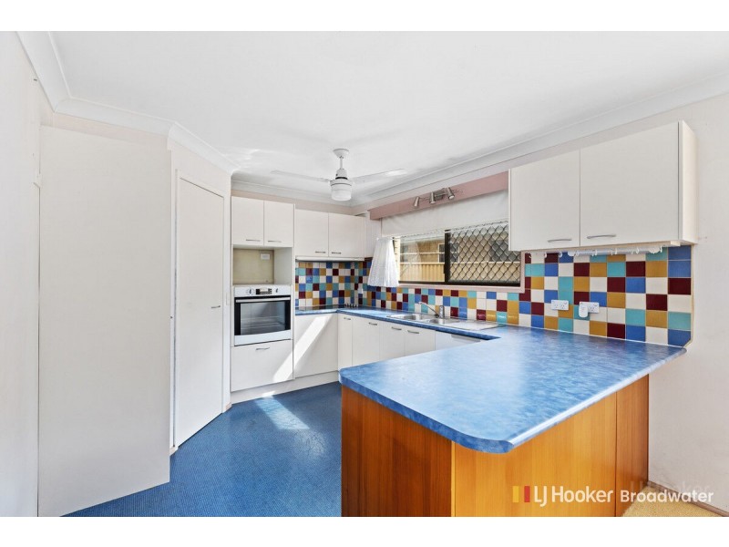 1/11 Davebill Court, Labrador QLD 4215