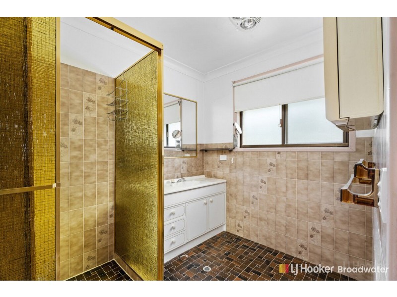 1/11 Davebill Court, Labrador QLD 4215