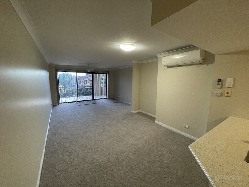 207/392 Marine Parade, Labrador QLD 4215