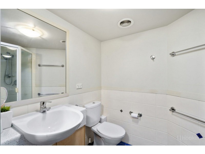 207/392 Marine Parade, Labrador QLD 4215