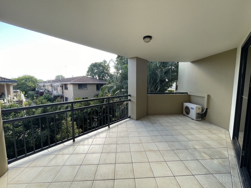 207/392 Marine Parade, Labrador QLD 4215